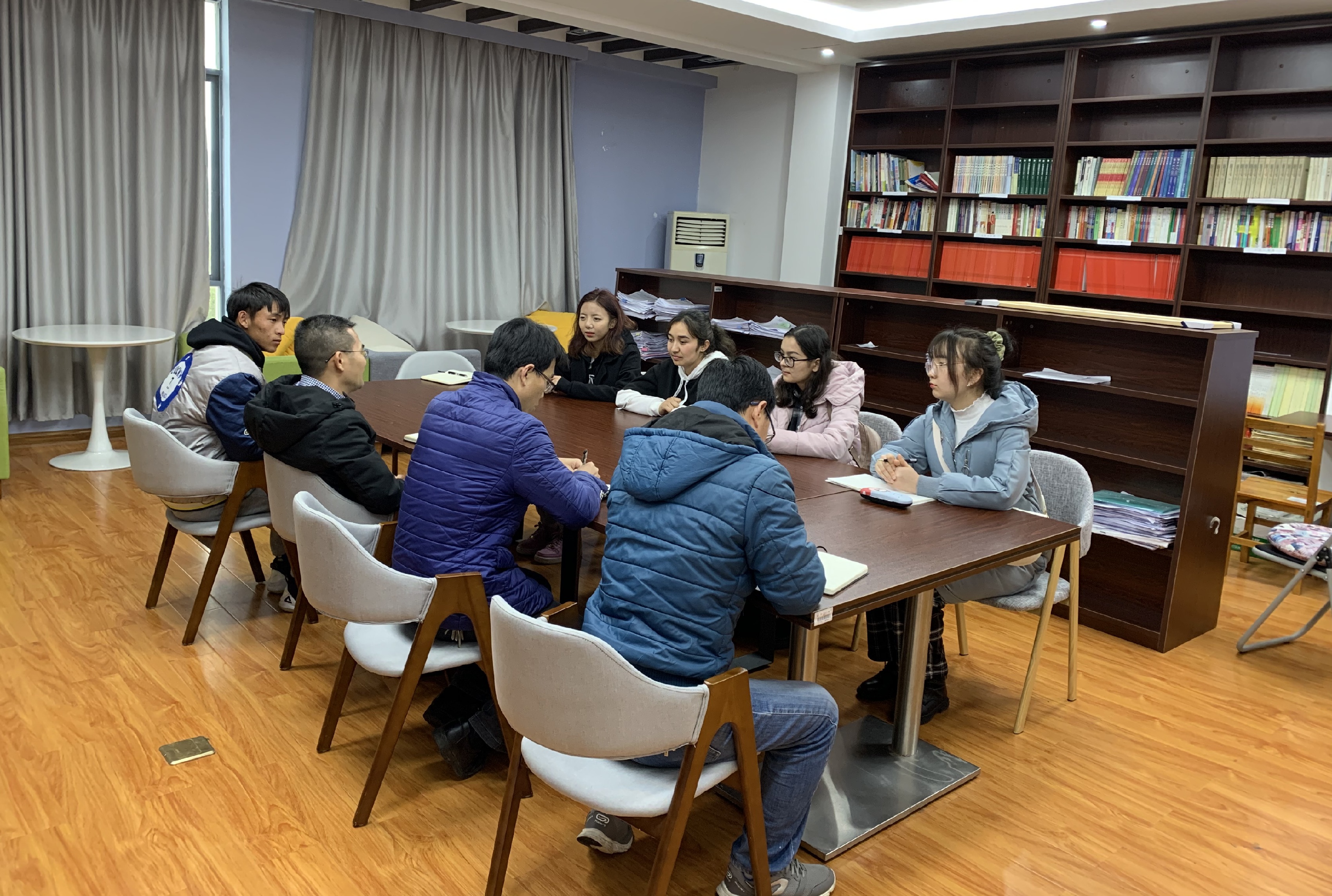 教育学部召开西藏,新疆籍少数民族学生代表座谈会